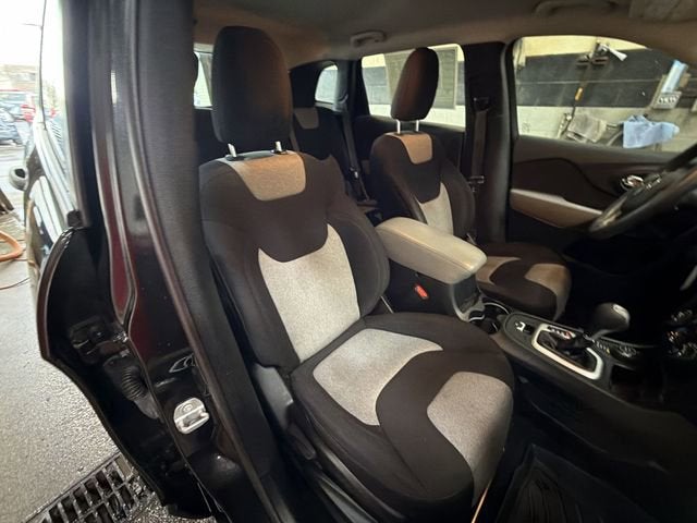 2014 Jeep Cherokee Sport