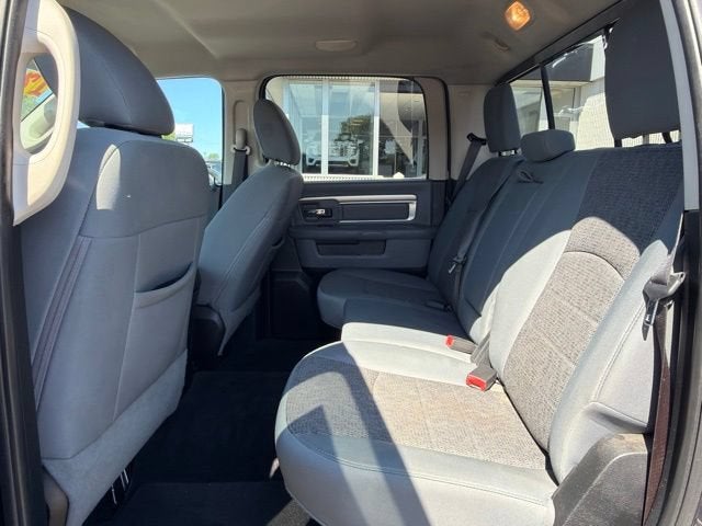 2017 RAM 1500 Big Horn Crew Cab 4x4 5'7" Box