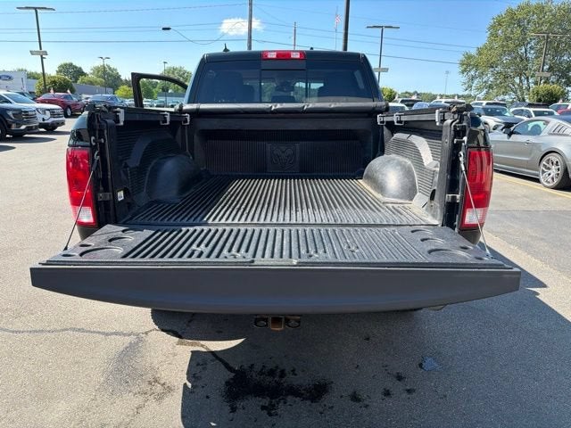 2017 RAM 1500 Big Horn Crew Cab 4x4 5'7" Box