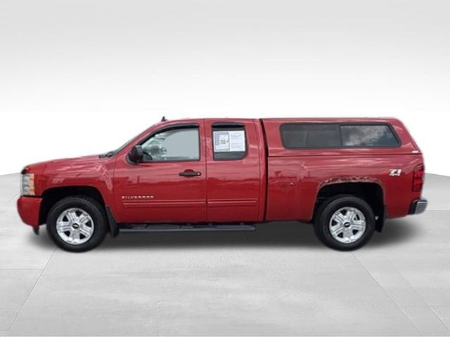 Used 2011 Chevrolet Silverado 1500 LT with VIN 1GCRKSE32BZ460355 for sale in Fenton, MI