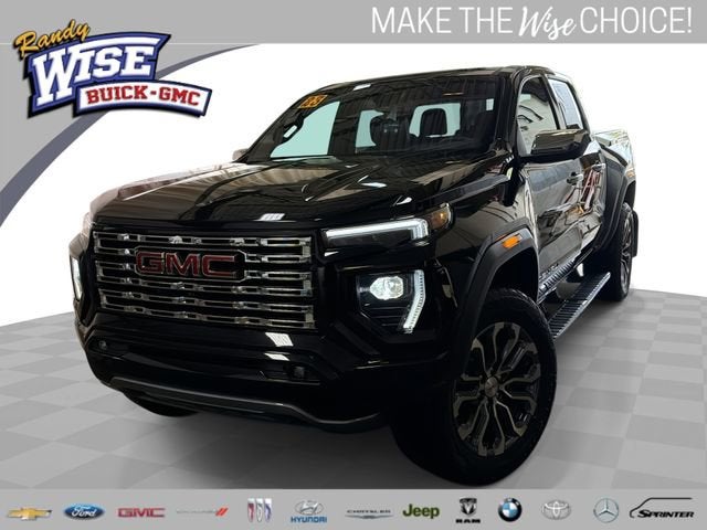 2023 GMC Canyon 4WD Denali Crew Cab Short Box's photo