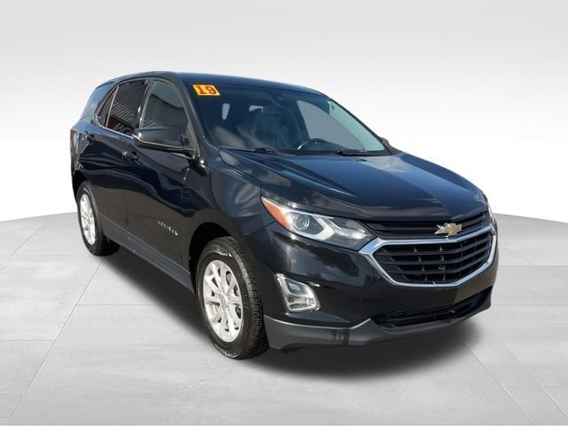 Used 2019 Chevrolet Equinox 2FL with VIN 3GNAXJEV3KL324258 for sale in Fenton, MI