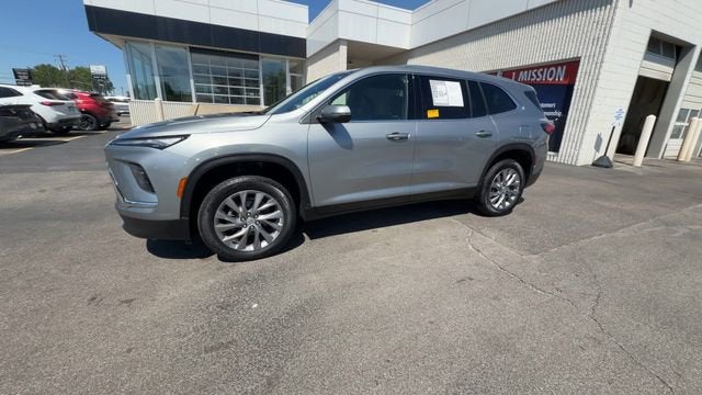 2025 Buick Enclave Preferred - Photo 4