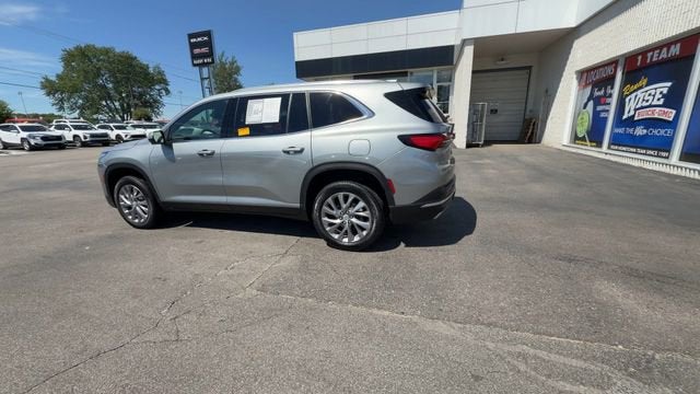 2025 Buick Enclave Preferred - Photo 5