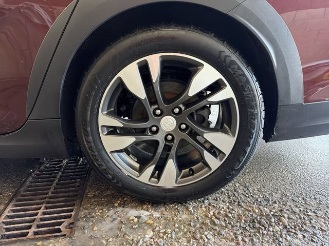 2019 Buick Regal TourX Essence