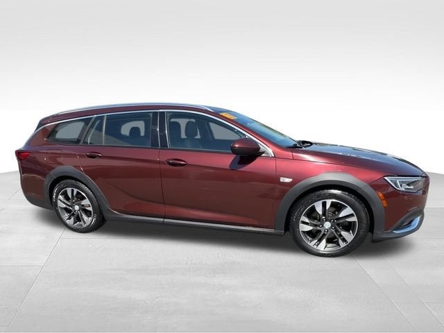 2019 Buick Regal TourX Essence