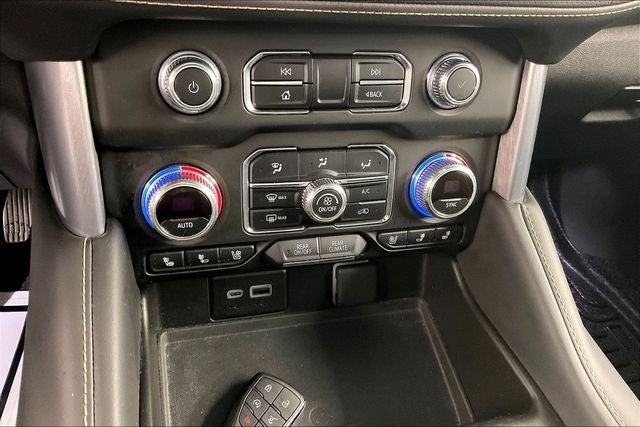 2024 GMC Yukon XL SLT