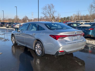 2019 Toyota AVALON HYBRID XLE Plus