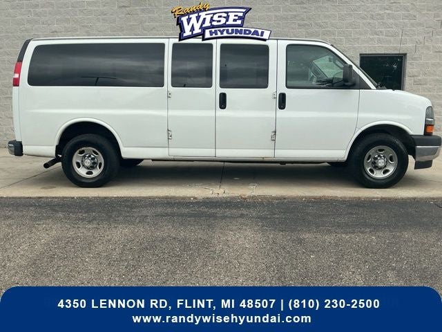 2017 Chevrolet Express 3500 LT Passenger