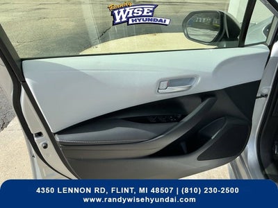 2025 Toyota Corolla Hatchback SE