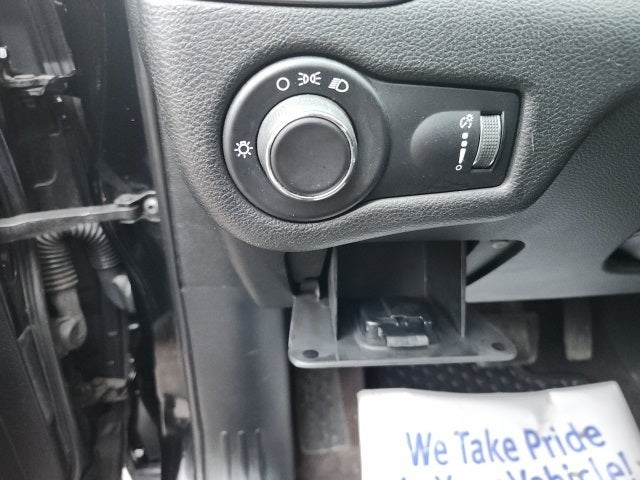 2019 Jeep Cherokee Sport