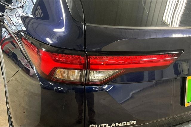 2022 Mitsubishi Outlander SE