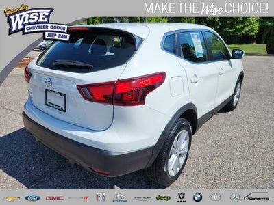 2017 Nissan Rogue Sport SV