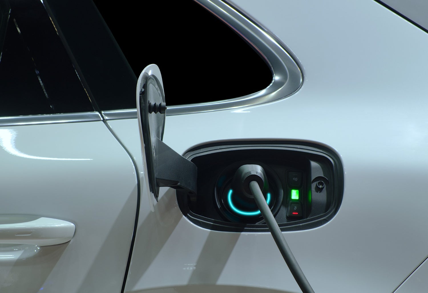 Electric Vehicle Dealer near Fenton, MI